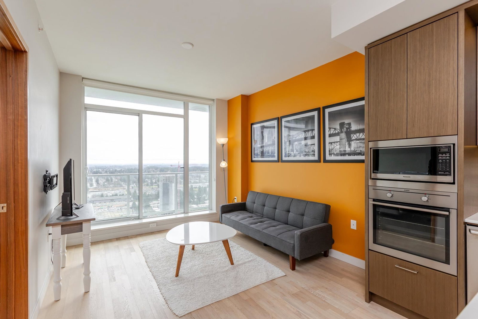 Listing Image 12