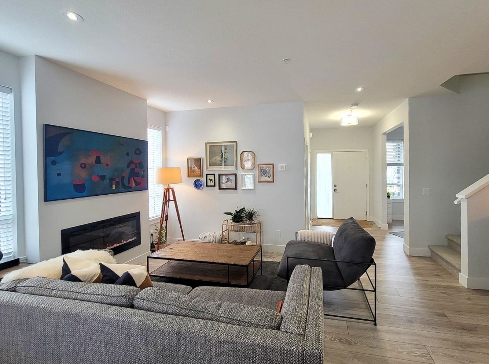 Listing Image 13