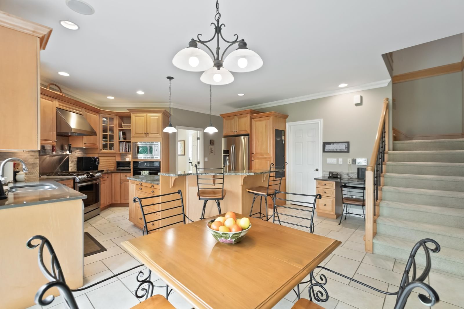Listing Image 10