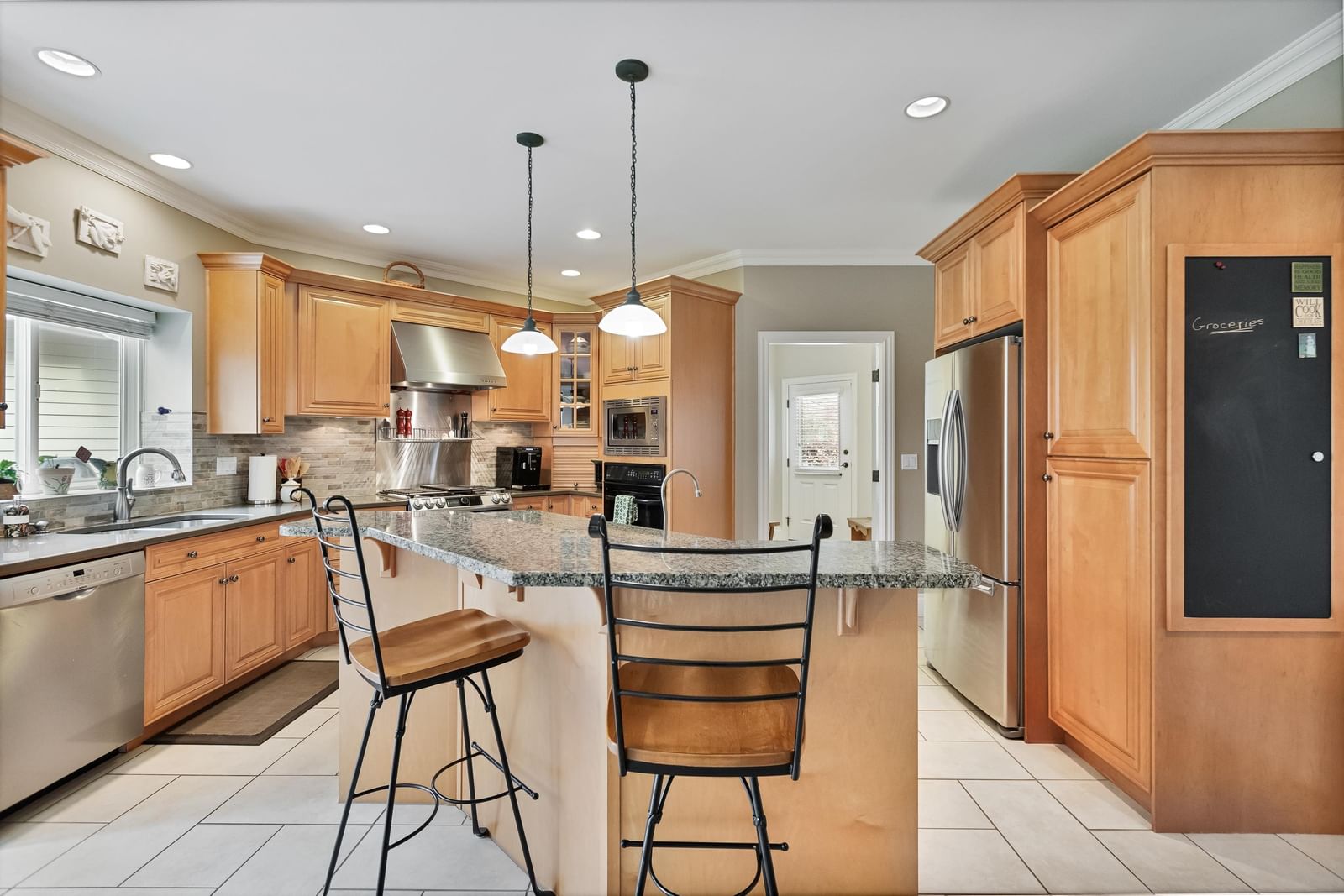 Listing Image 11