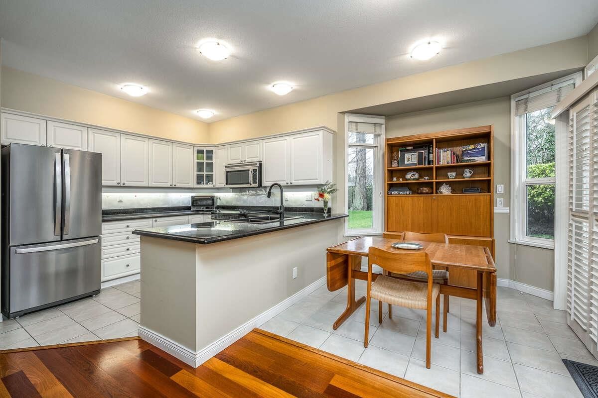 Listing Image 11