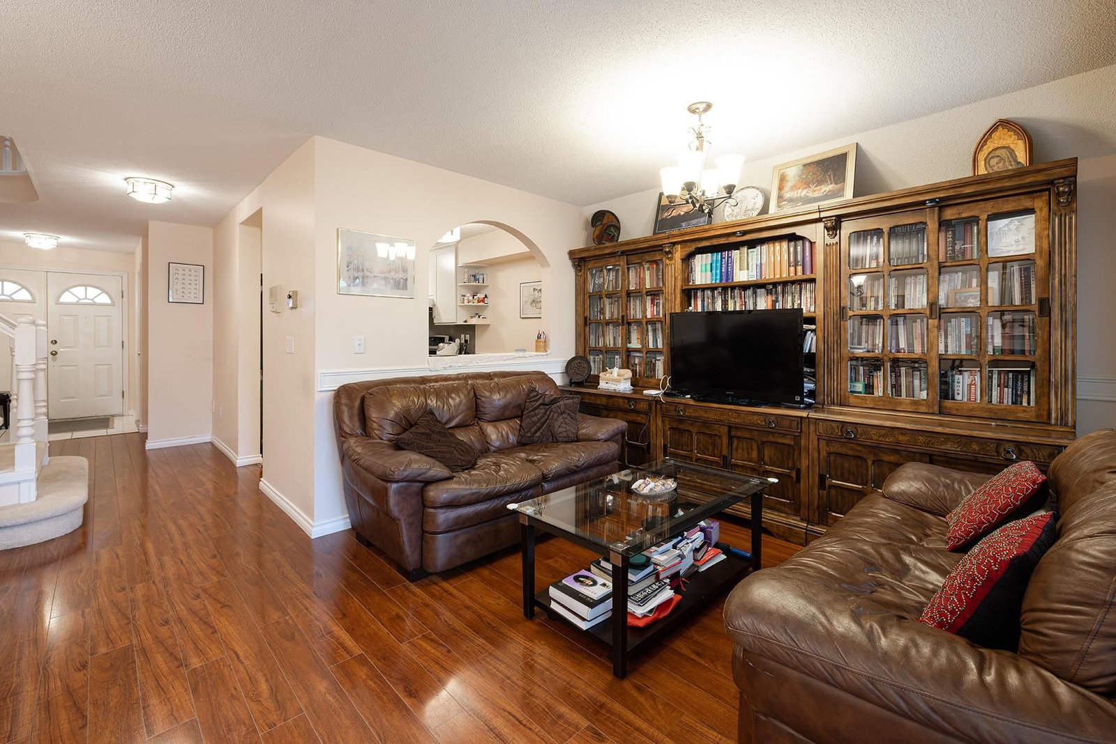 Listing Image 5