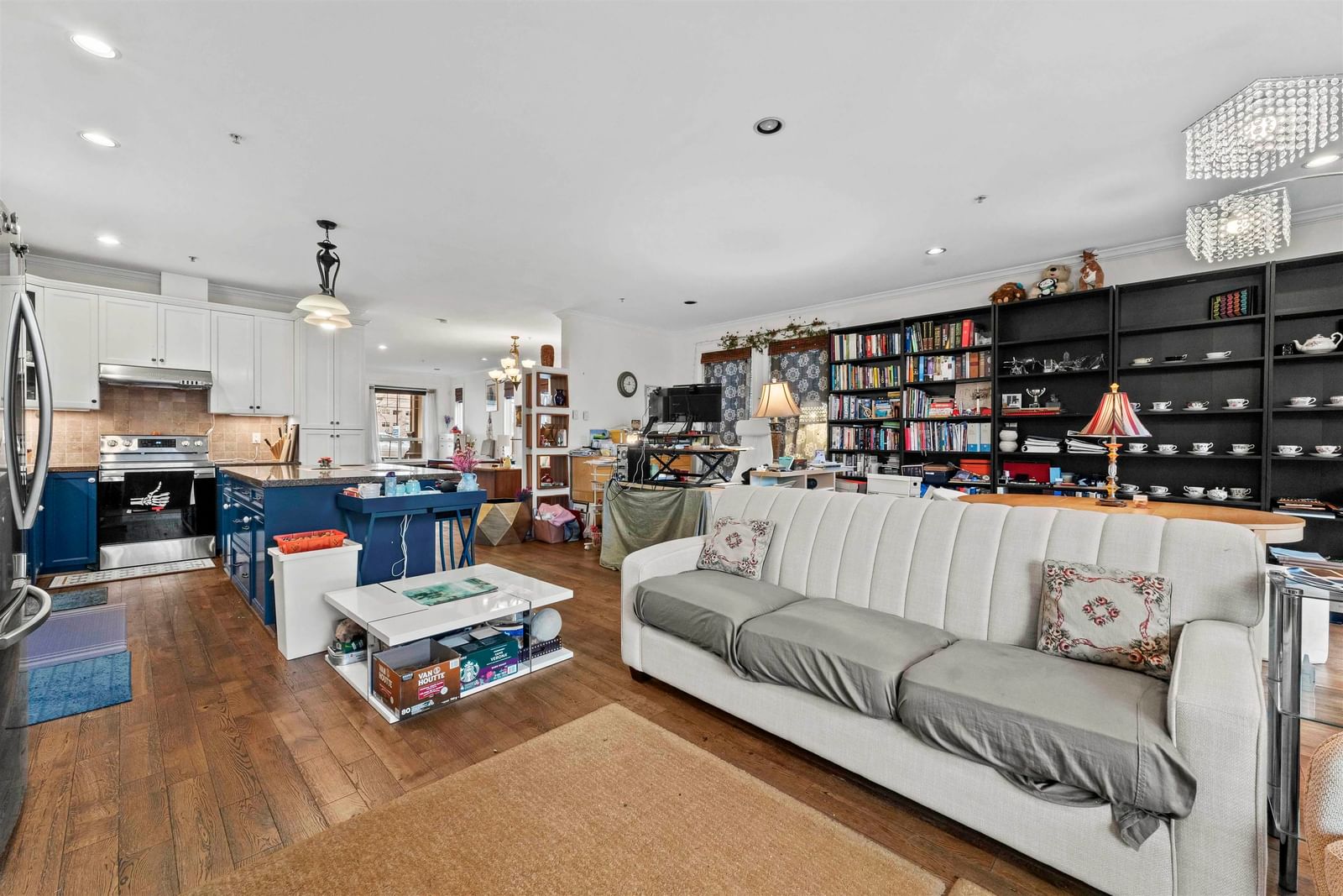 Listing Image 8