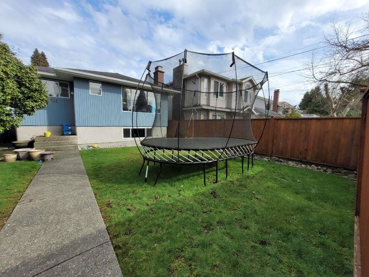 Listing Image 8