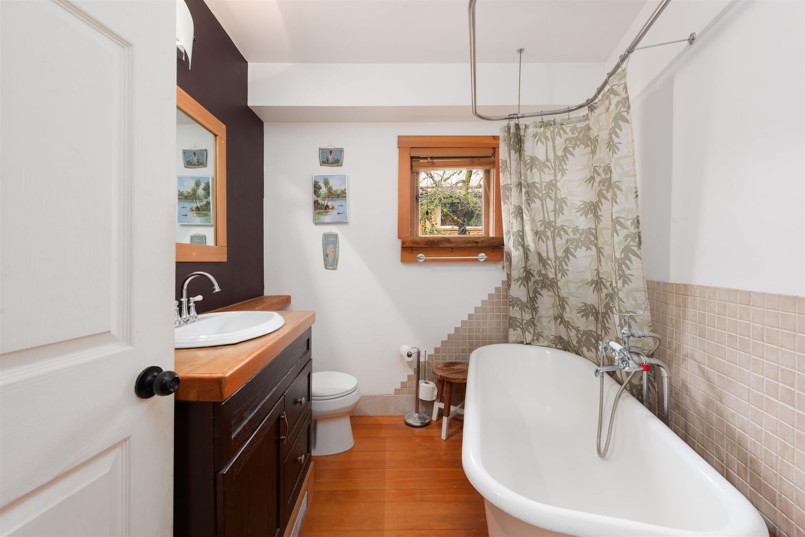 Listing Image 11
