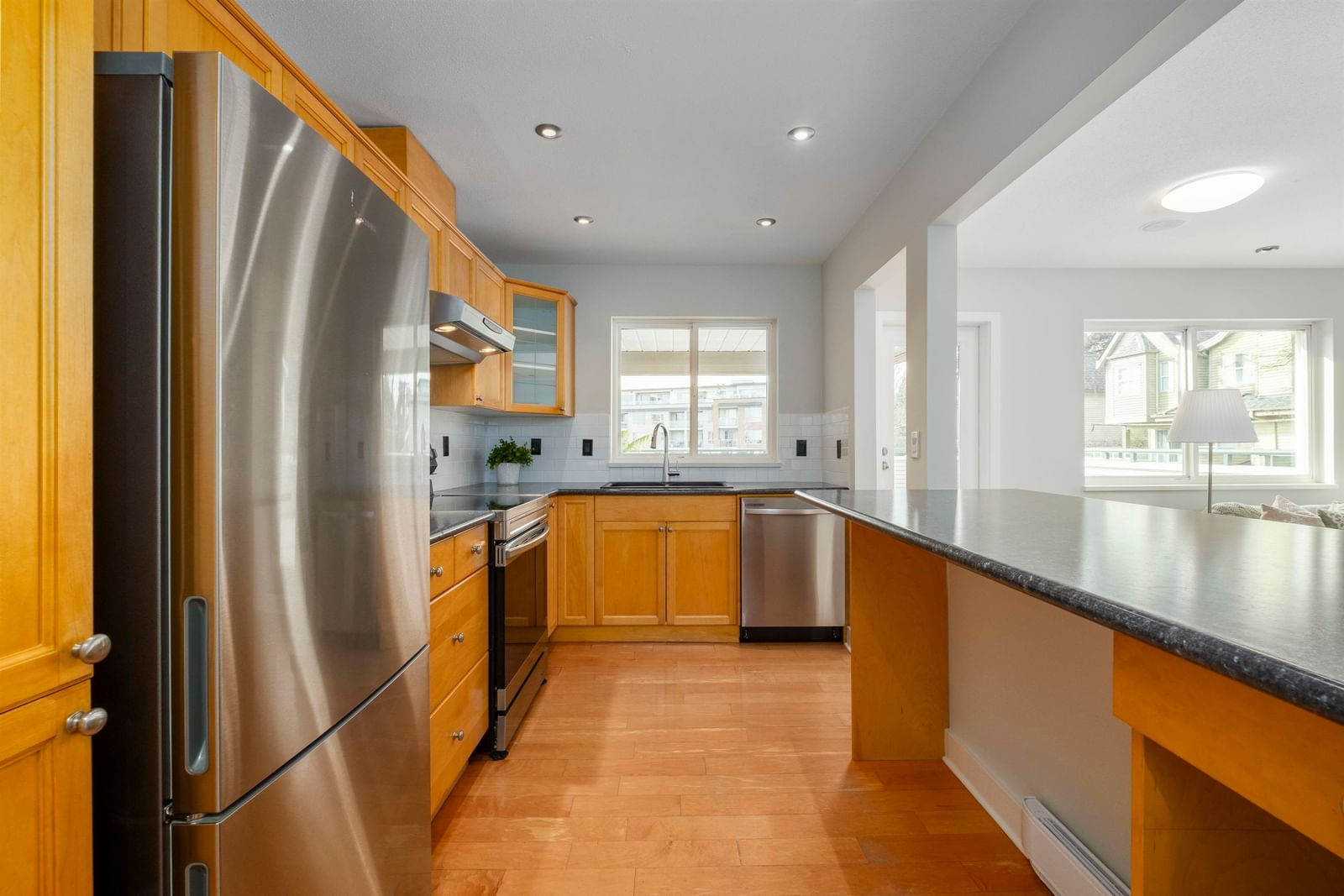 Listing Image 10