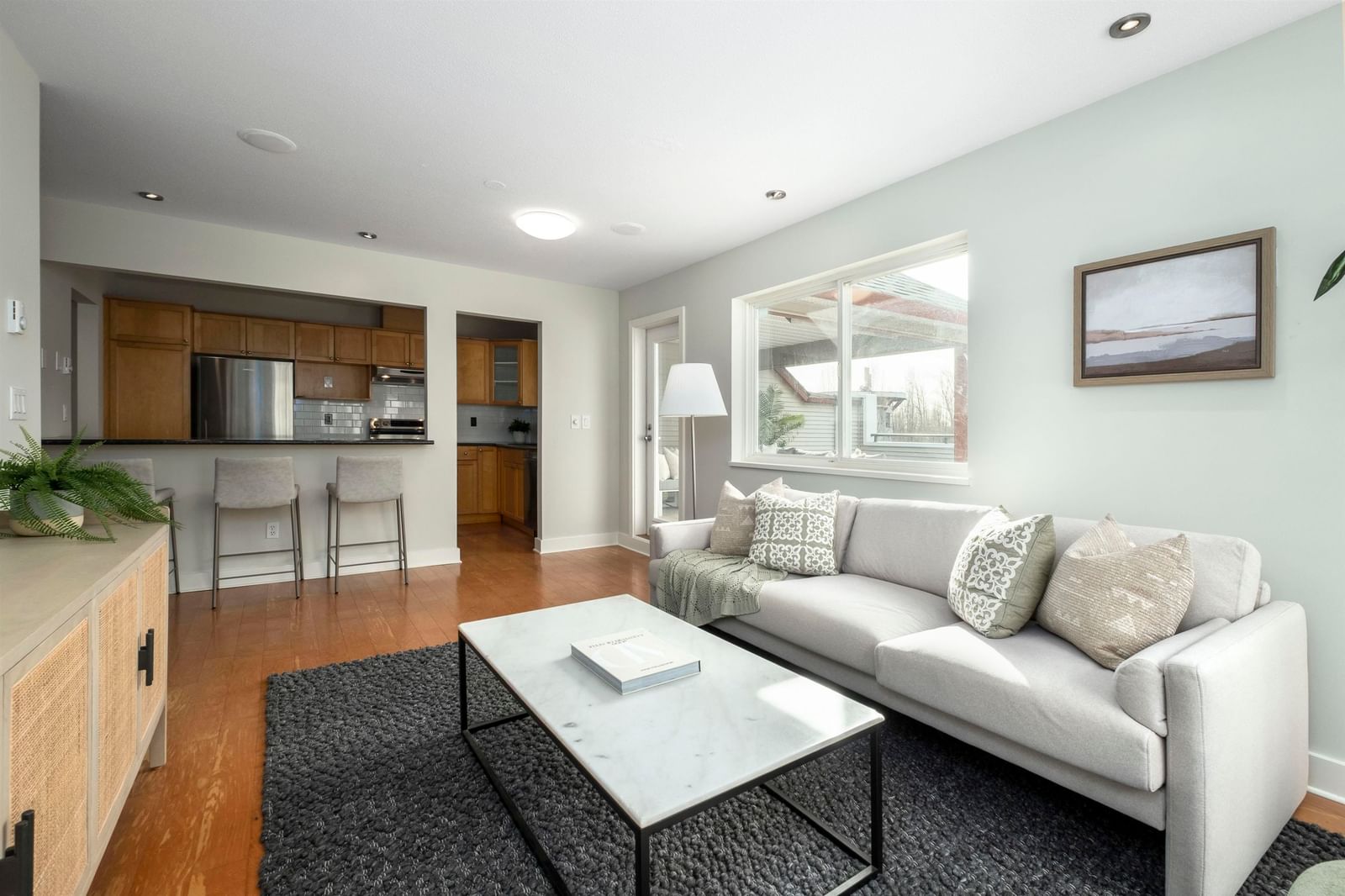 Listing Image 6
