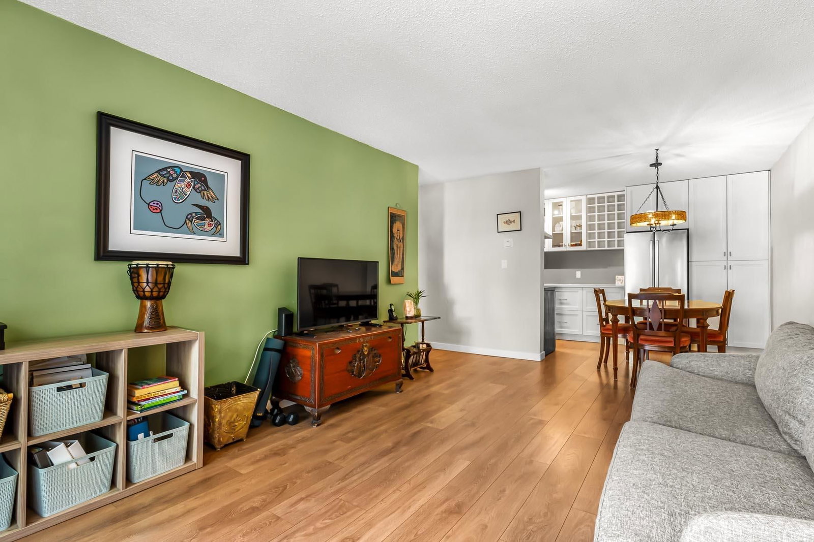 Listing Image 6