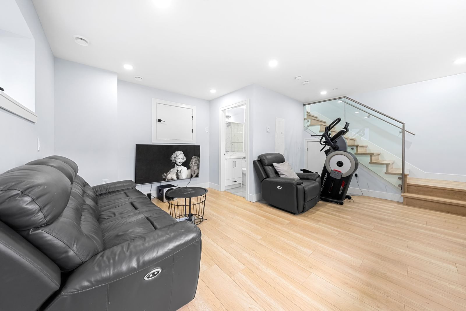 Listing Image 35