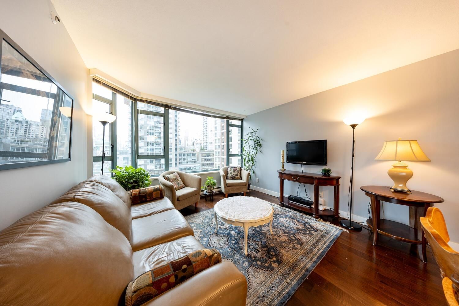 Listing Image 11