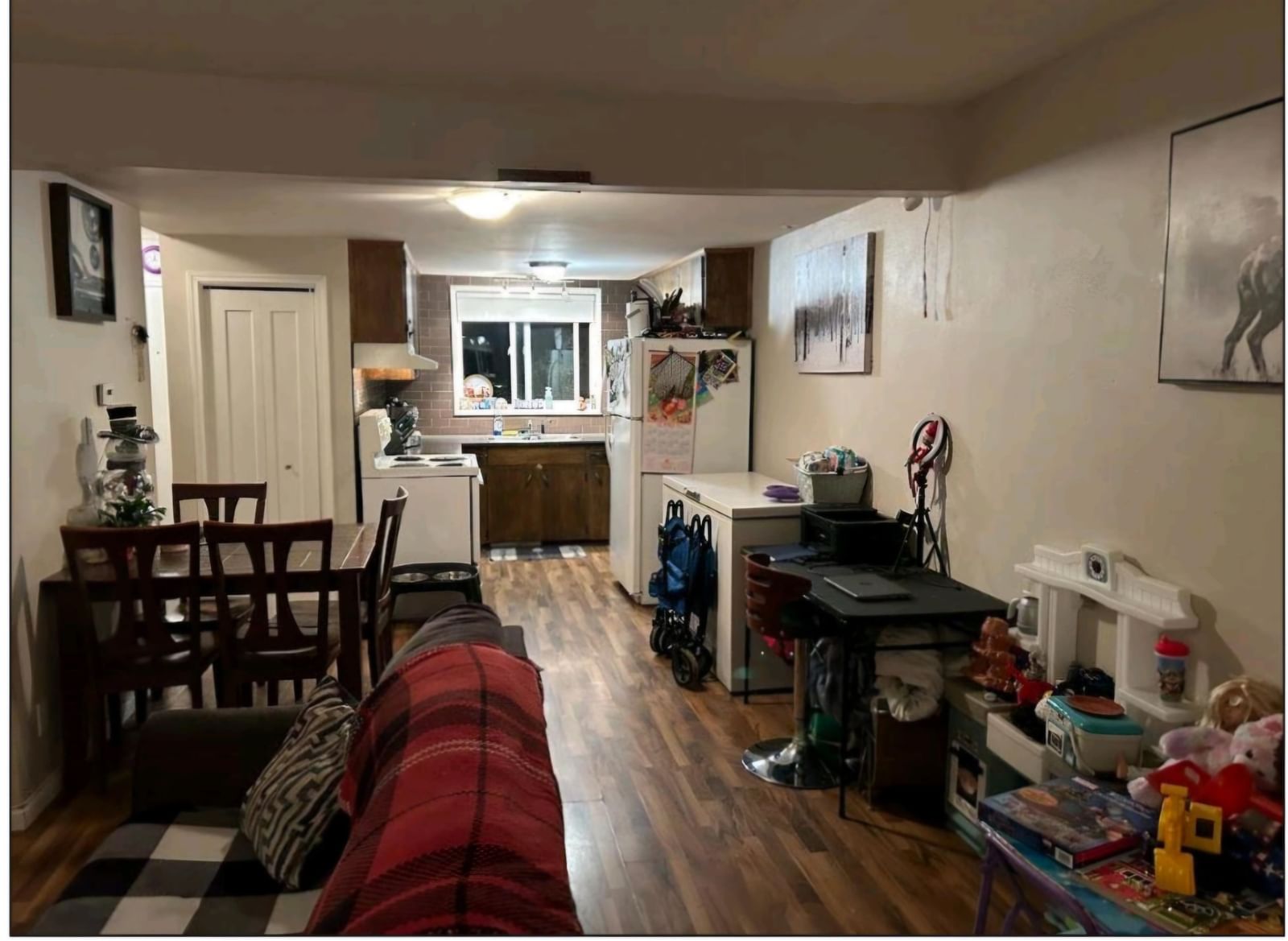 Listing Image 5