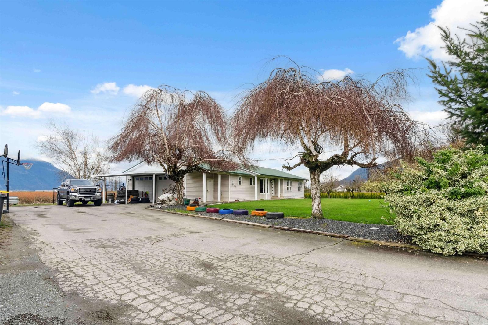 Listing Image 1