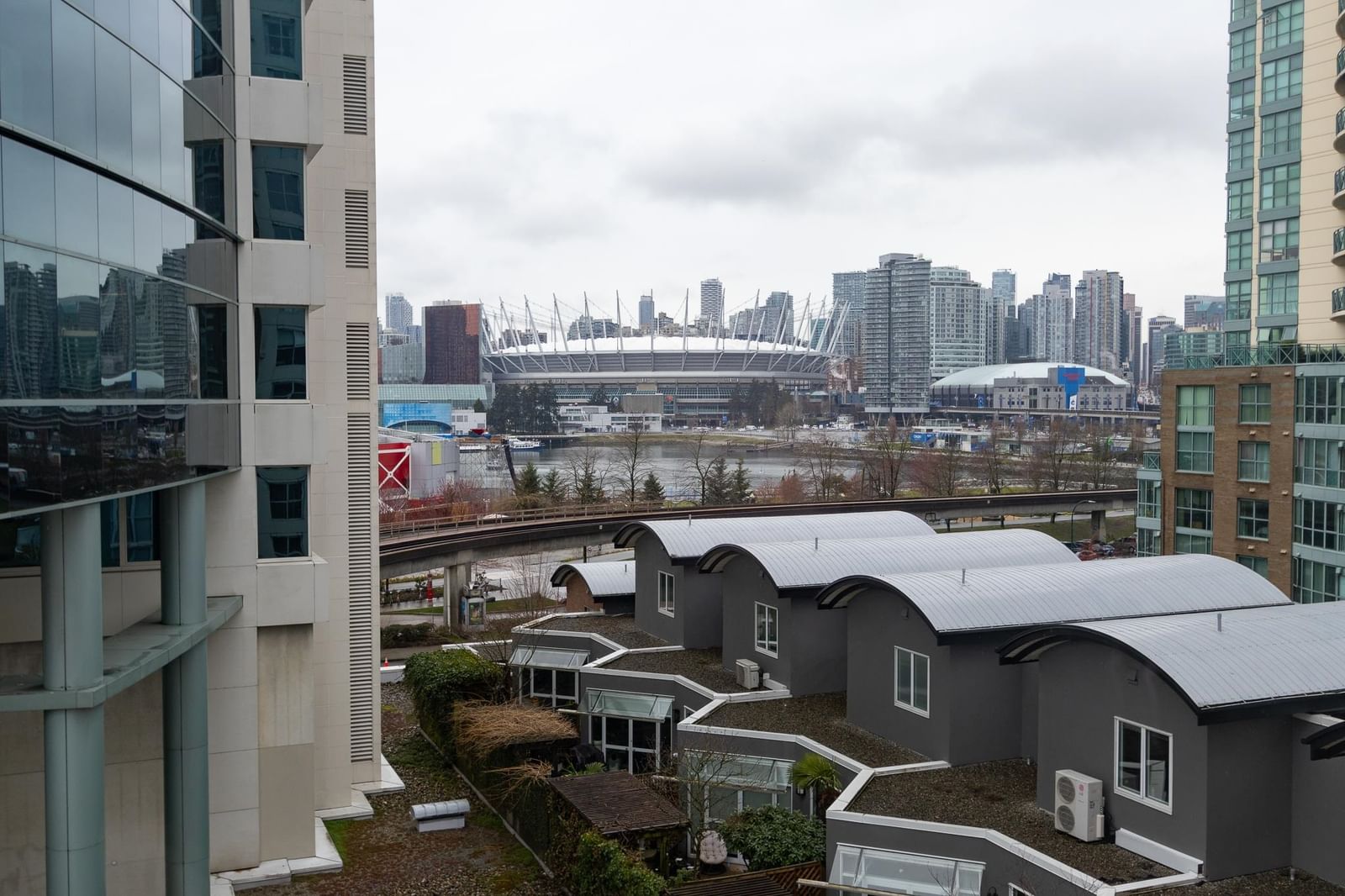 Listing Image 15