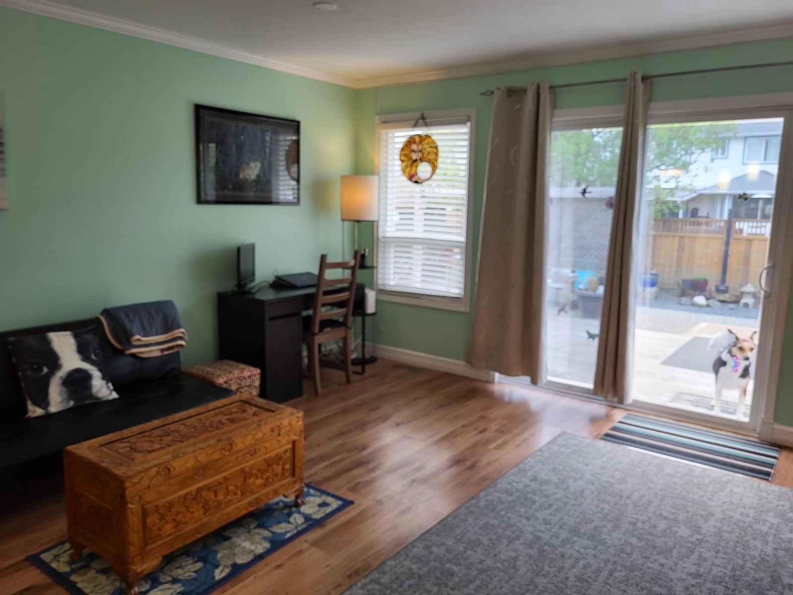 Listing Image 12