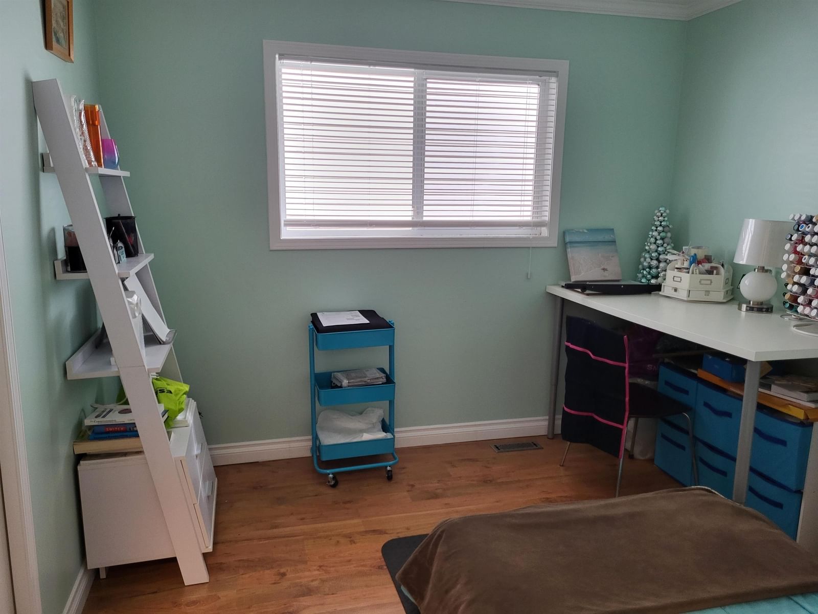 Listing Image 19