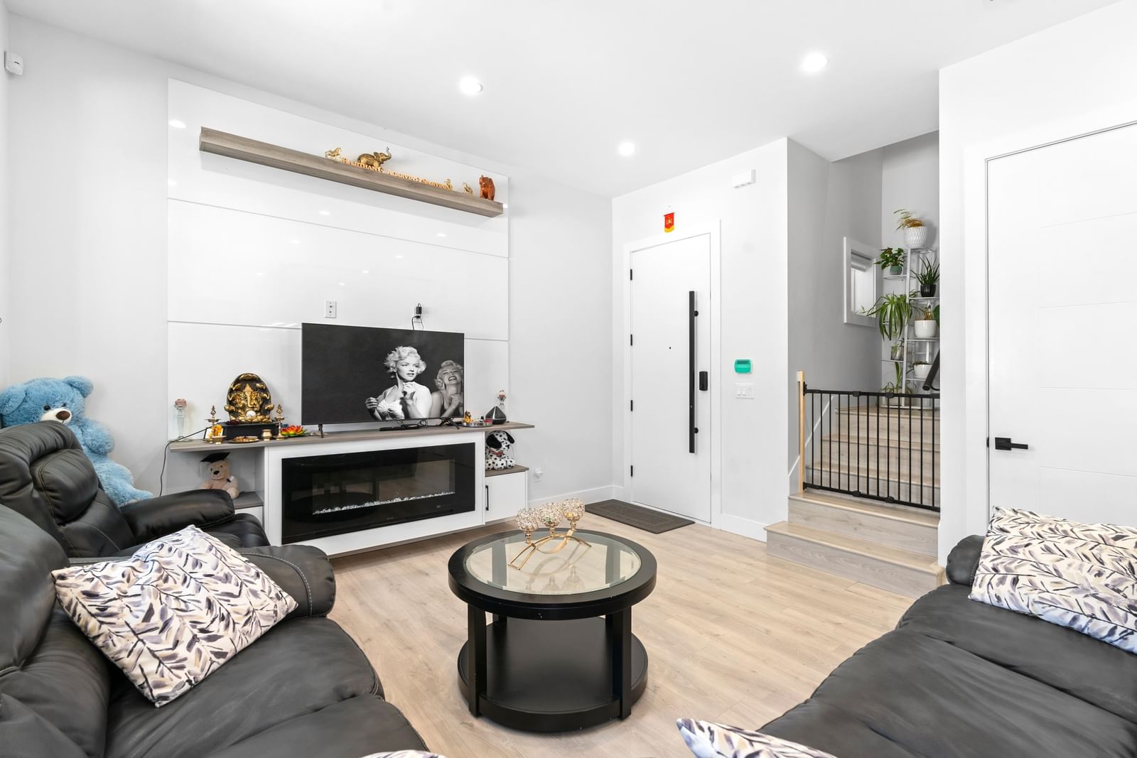 Listing Image 13