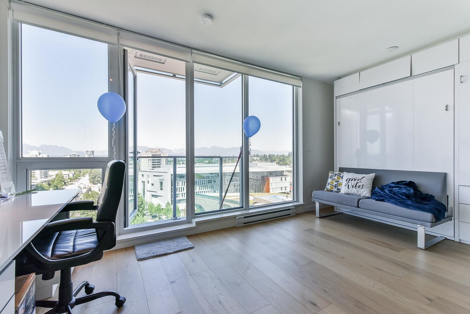 Listing Image 10