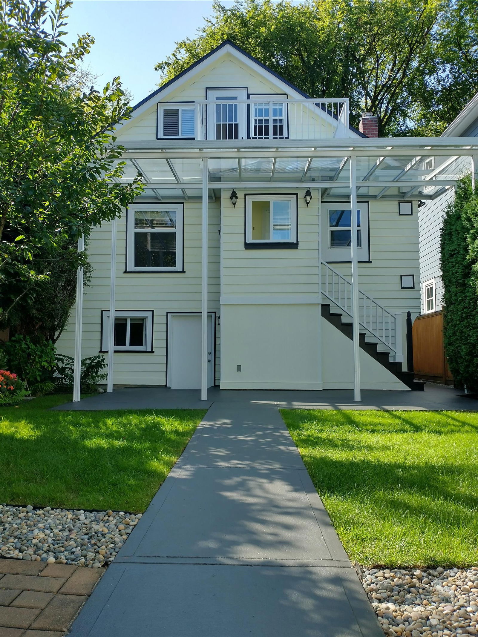 Listing Image 0