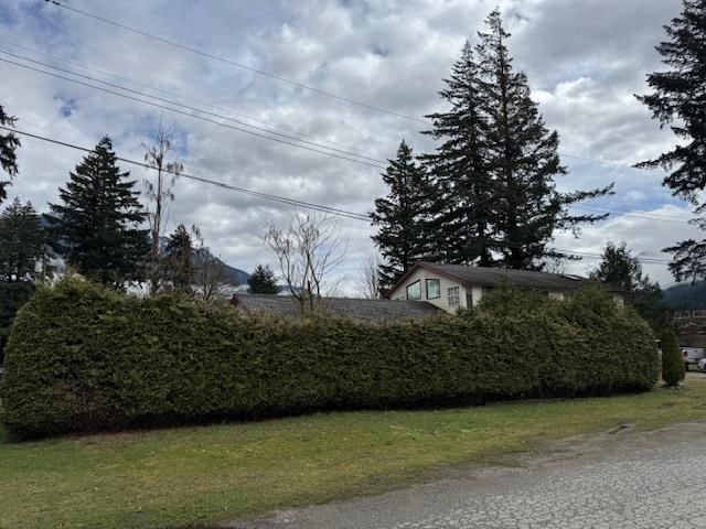 Listing Image 12