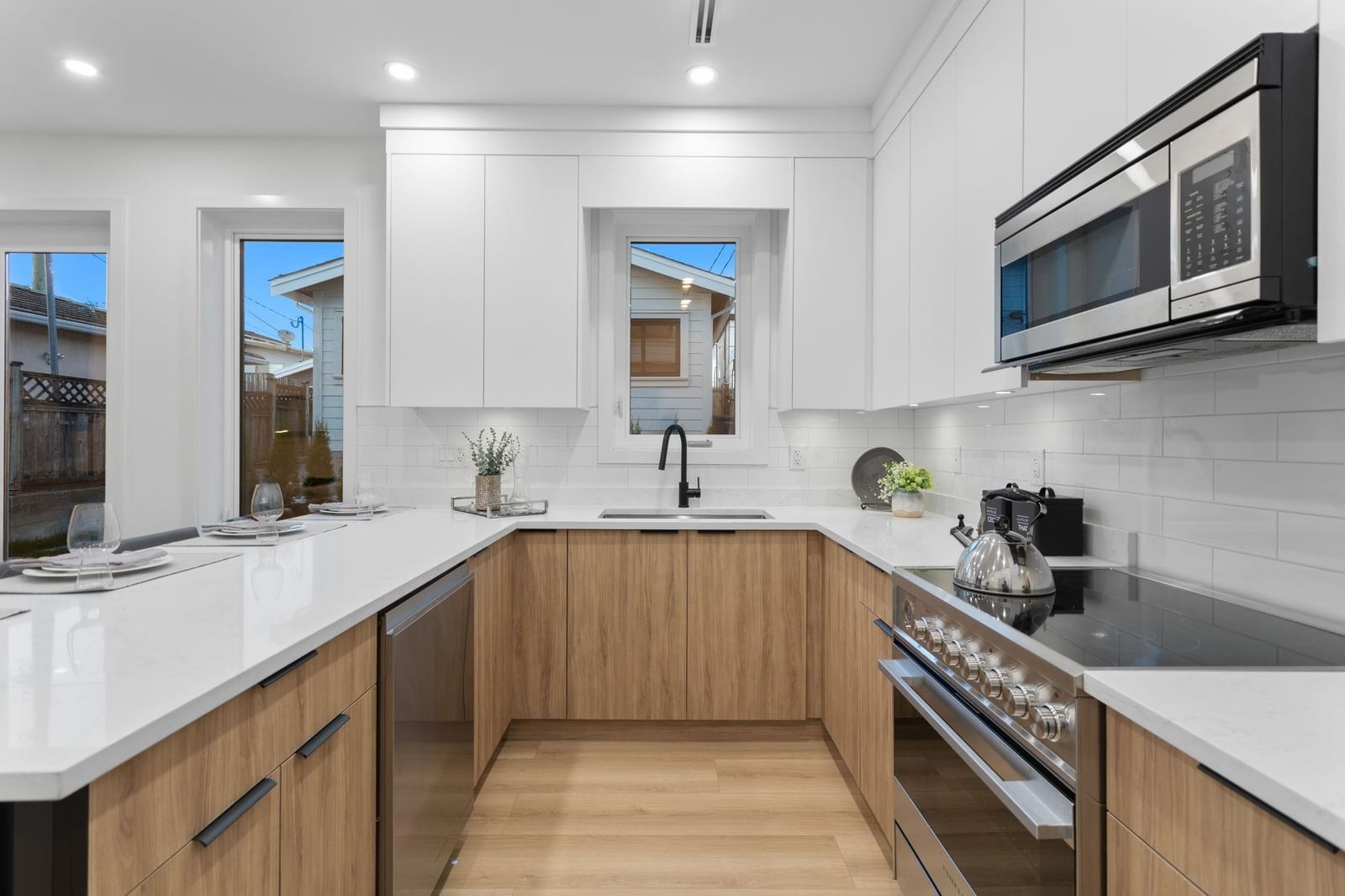 Listing Image 11