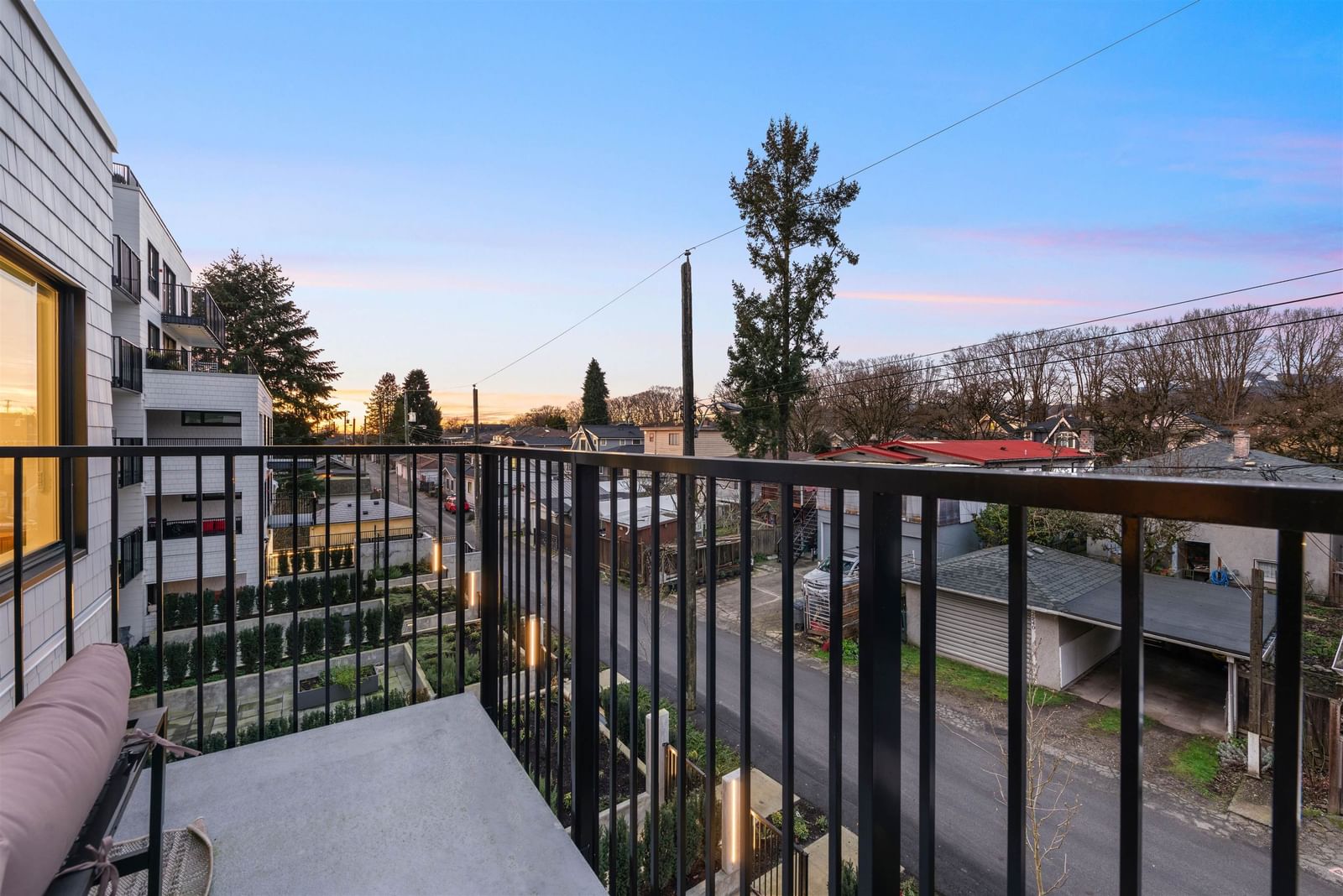 Listing Image 18
