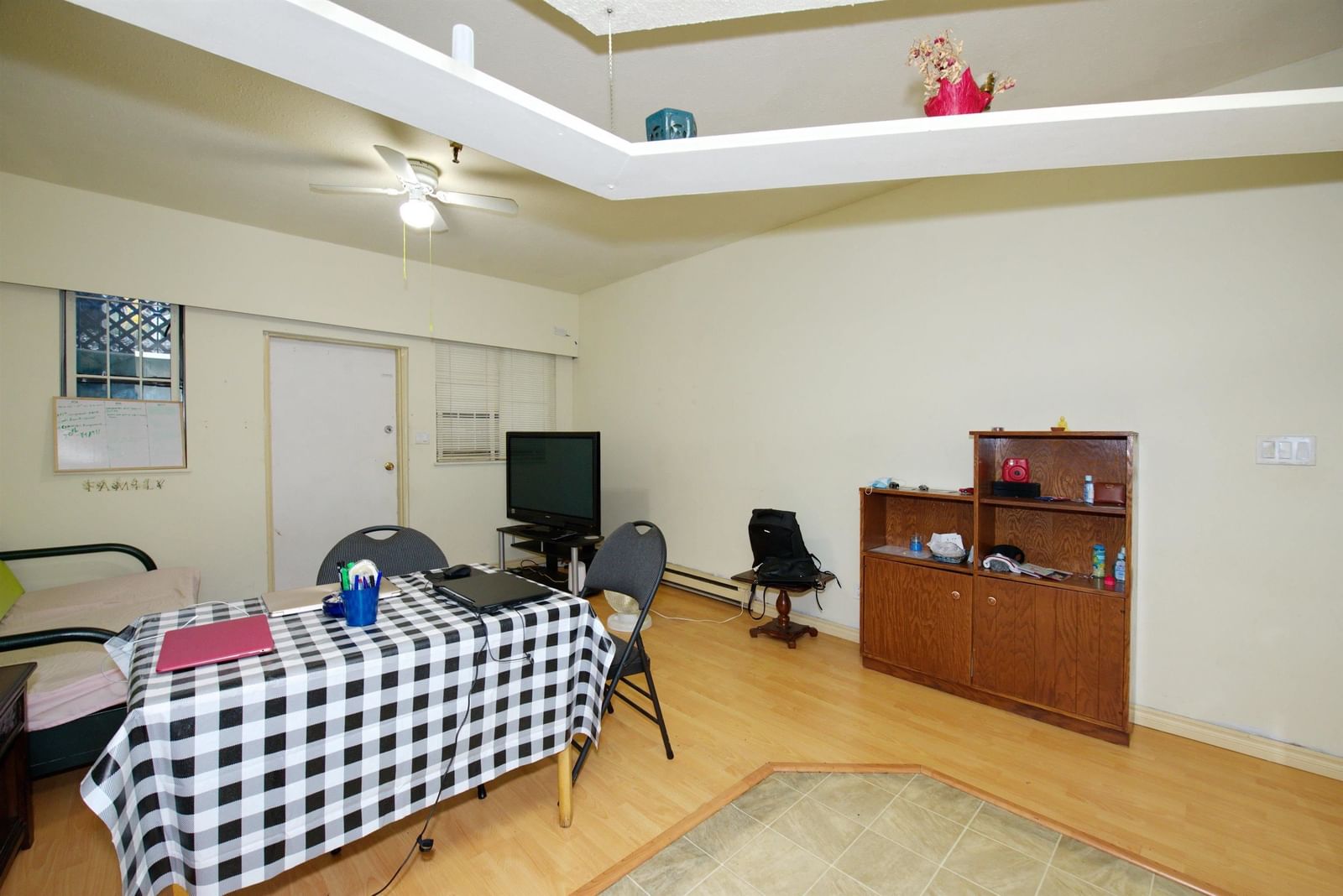 Listing Image 6