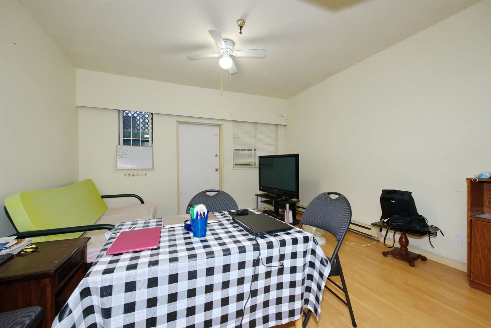 Listing Image 8