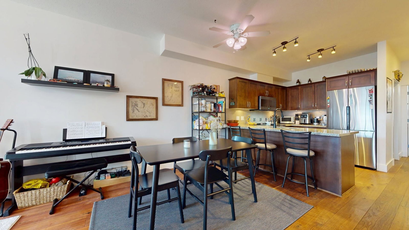 Listing Image 11