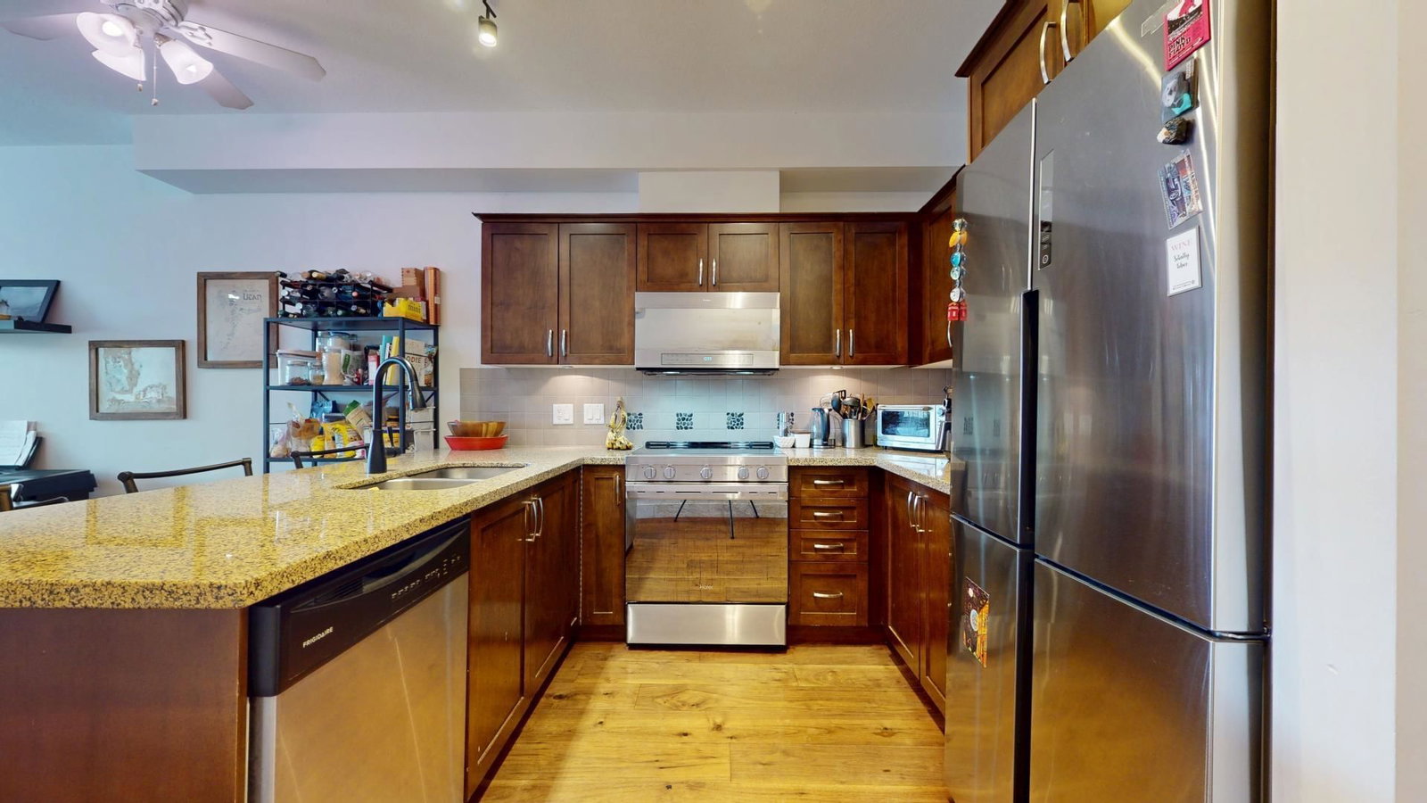 Listing Image 6