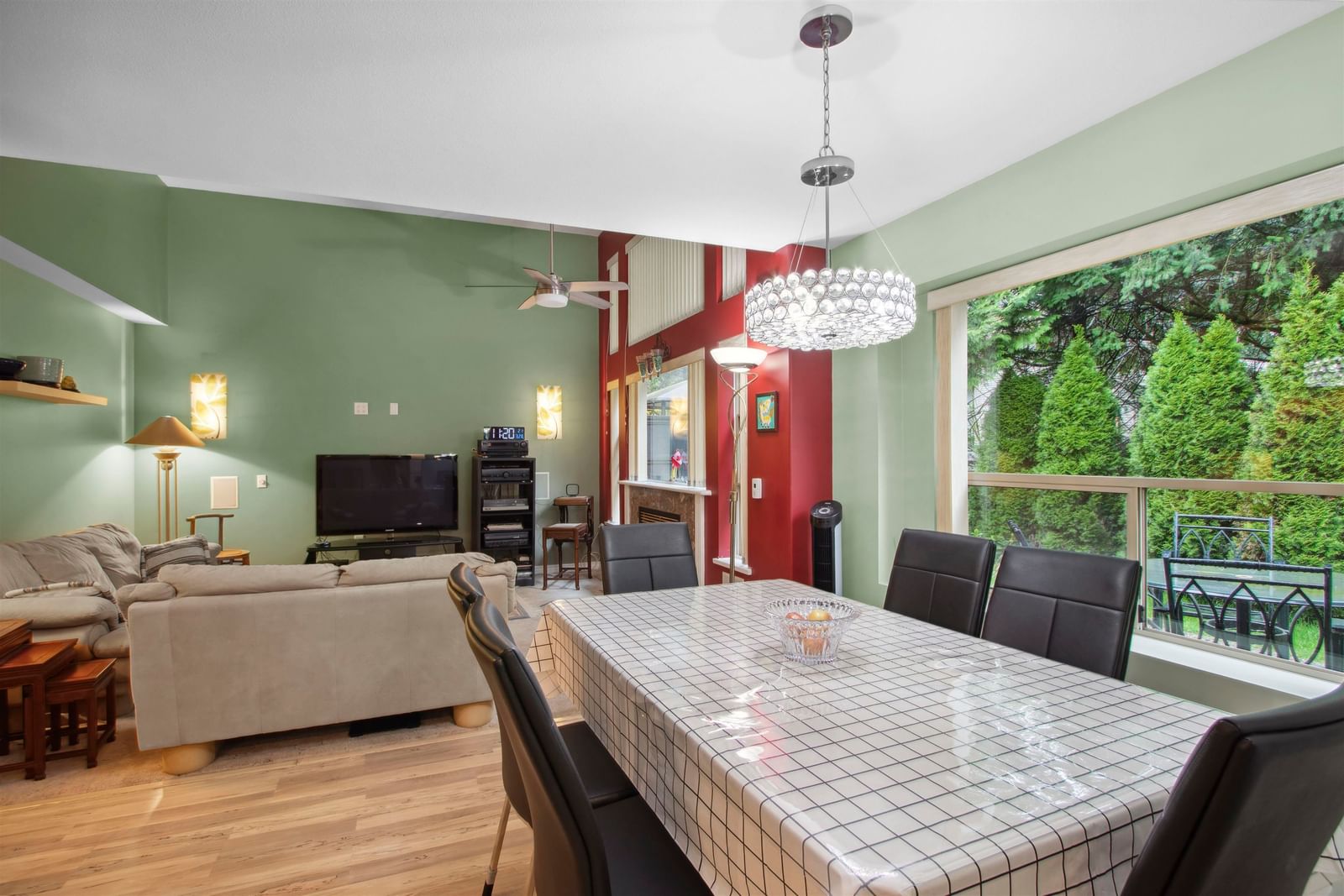 Listing Image 10