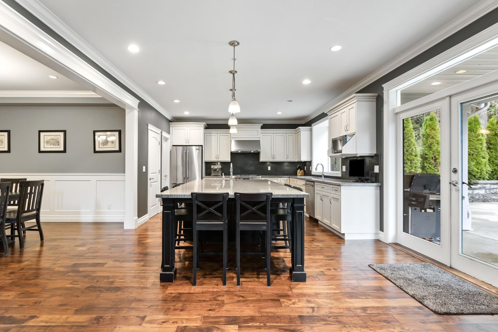 Listing Image 11