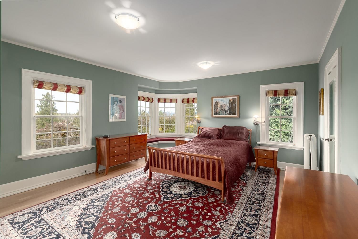 Listing Image 12