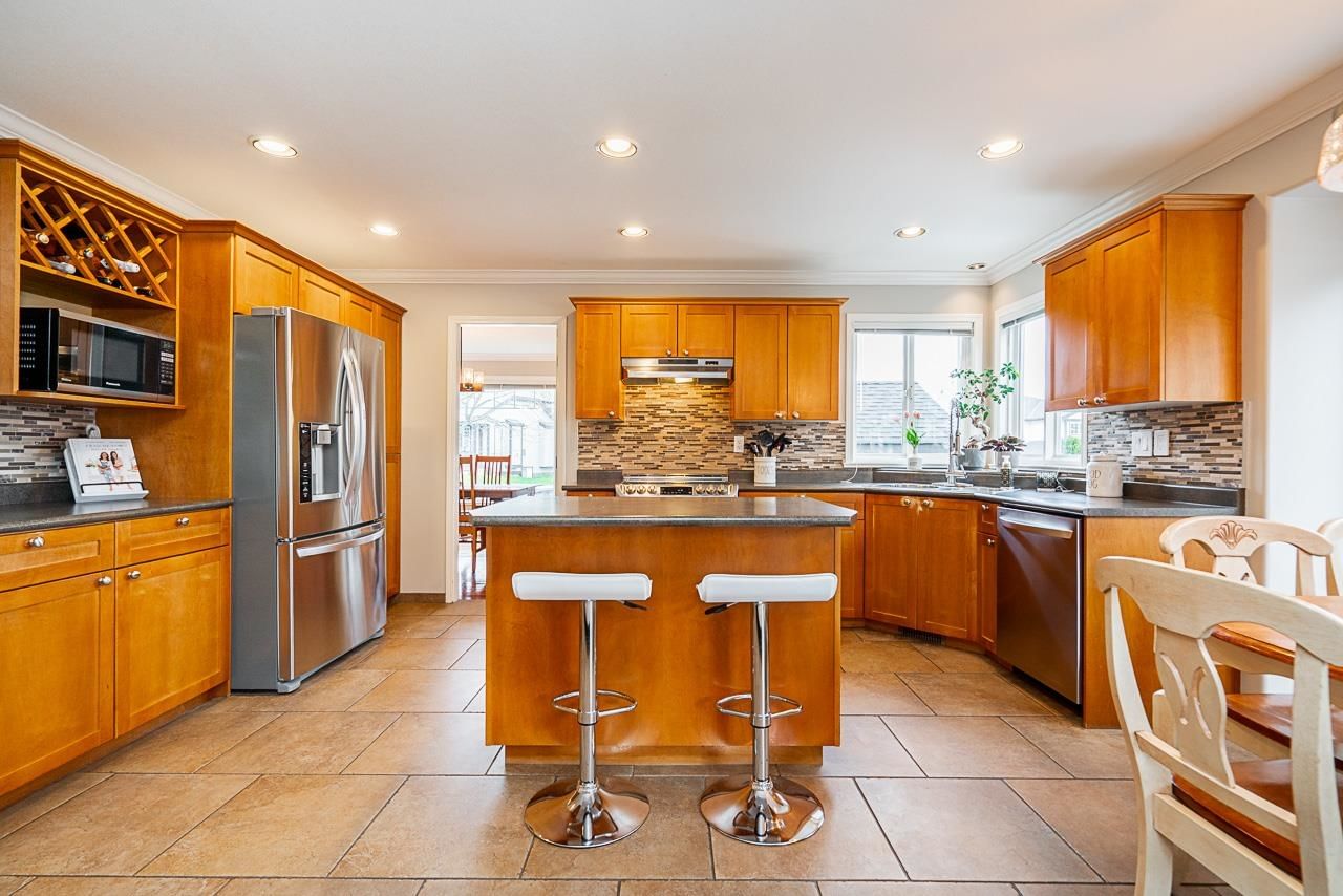 Listing Image 11
