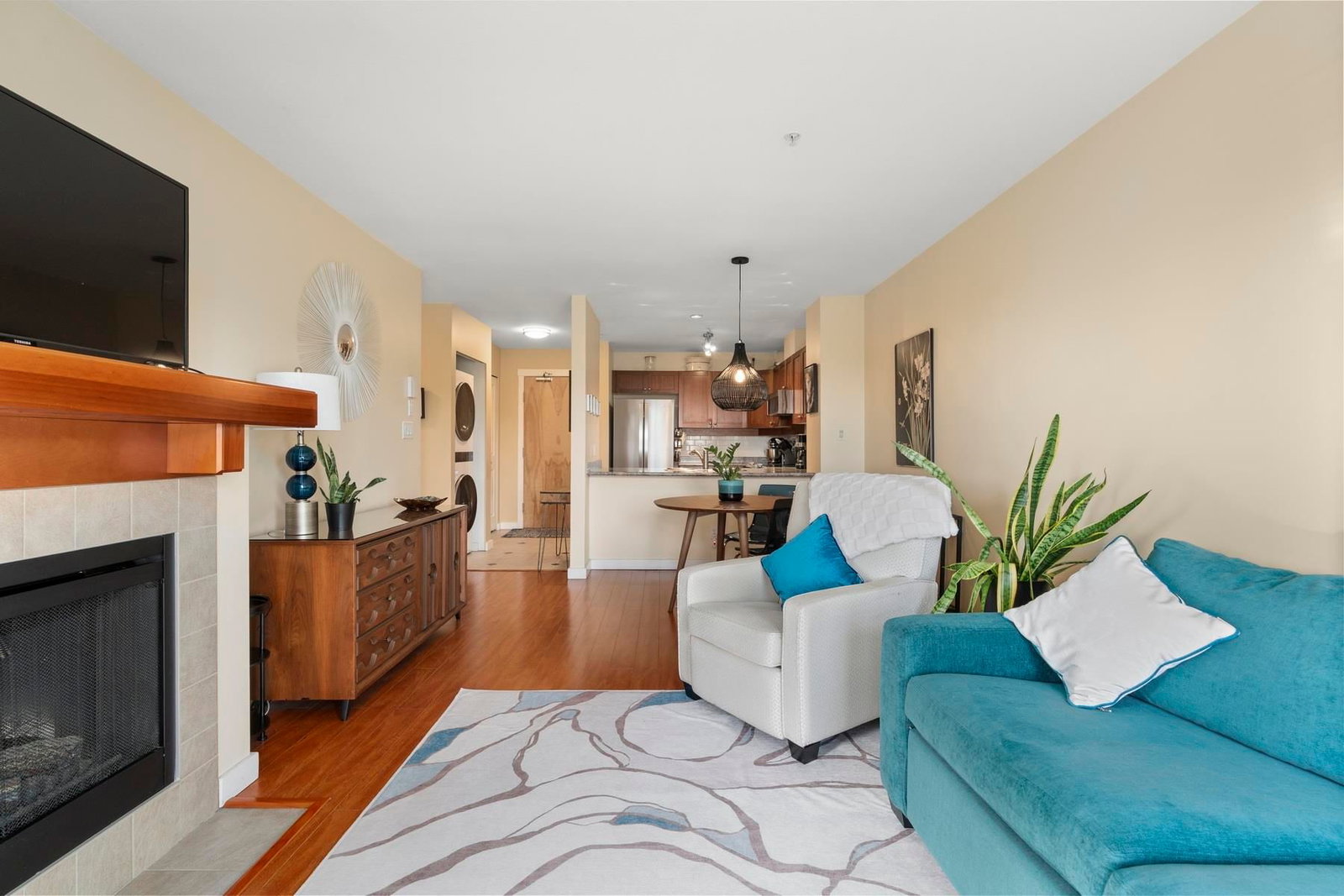 Listing Image 6
