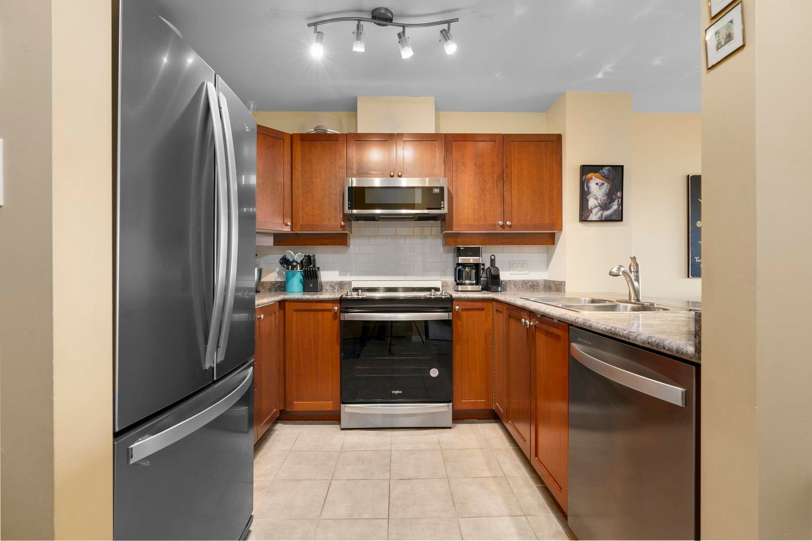 Listing Image 9