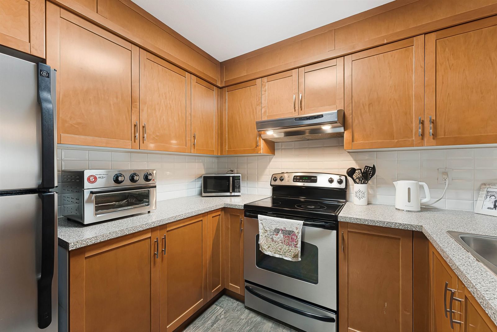 Listing Image 5