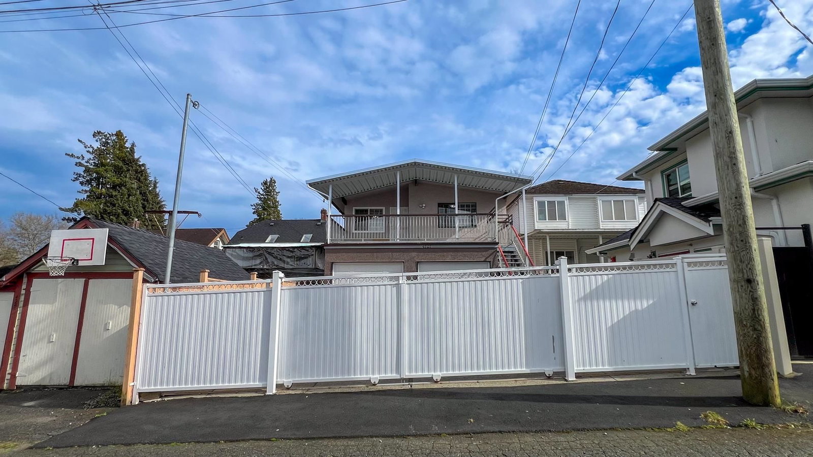 Listing Image 4