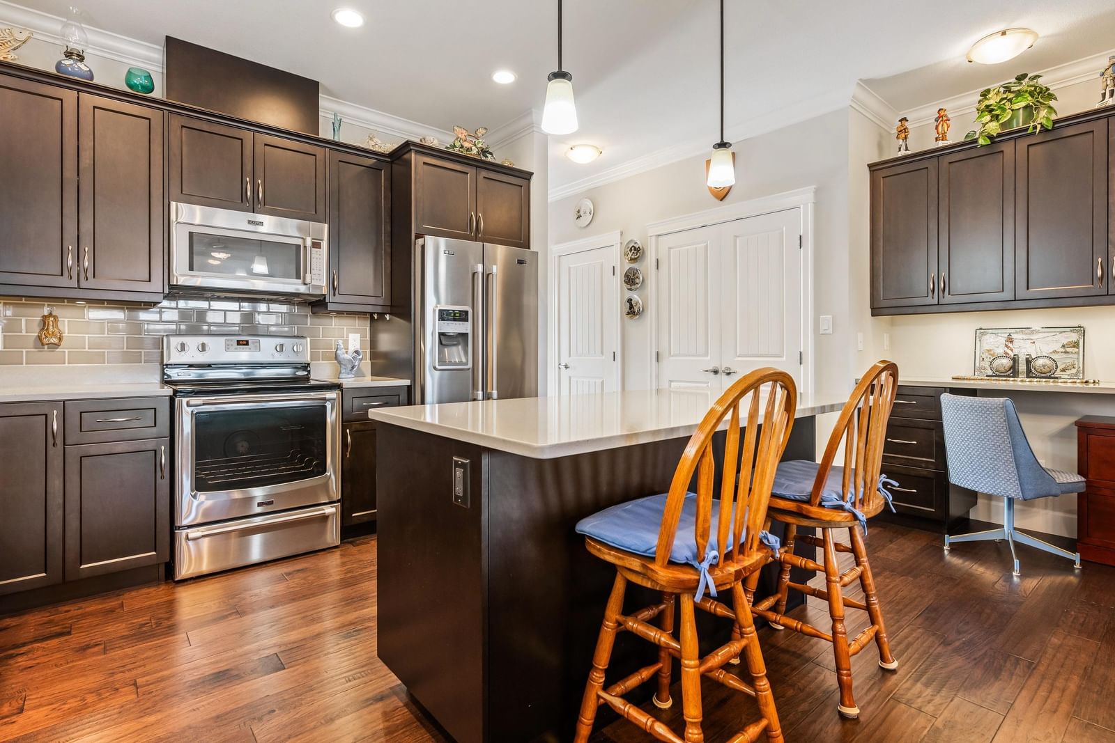 Listing Image 12
