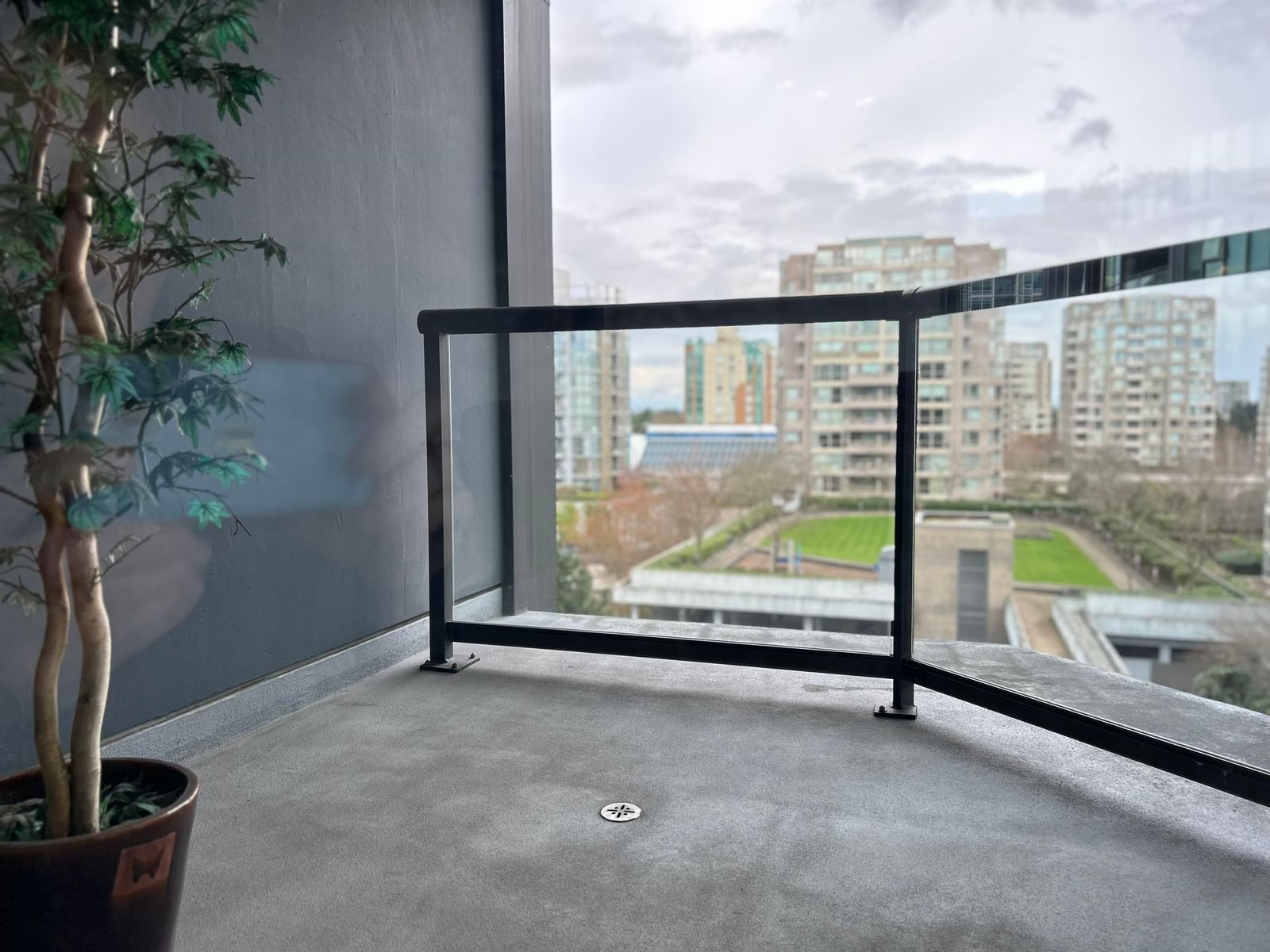 Listing Image 9