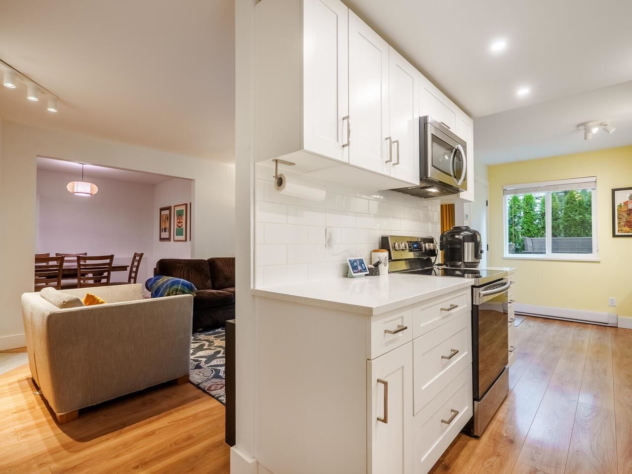 Listing Image 10