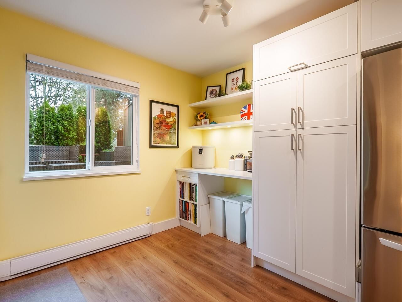 Listing Image 12