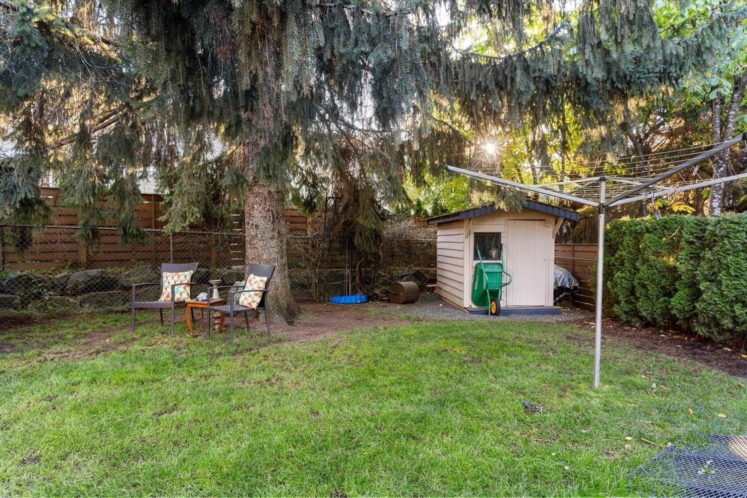 Listing Image 8