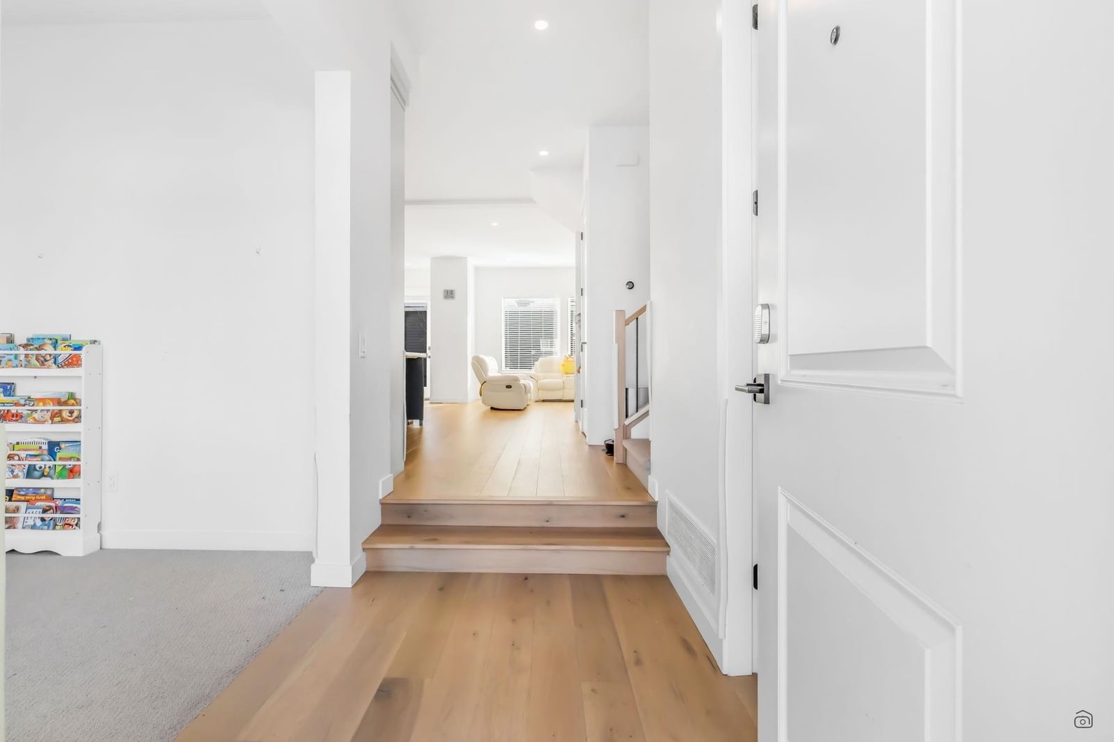 Listing Image 5