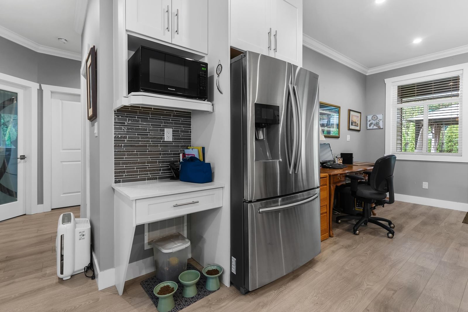 Listing Image 12