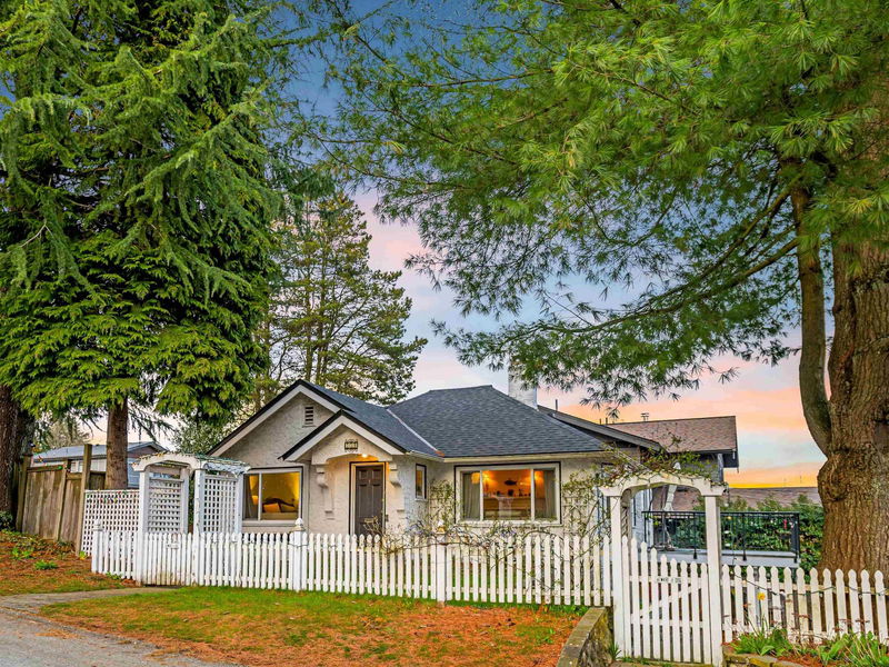 550 Sutherland Avenue, North Vancouver, British Columbia