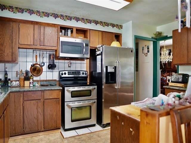 Listing Image 10