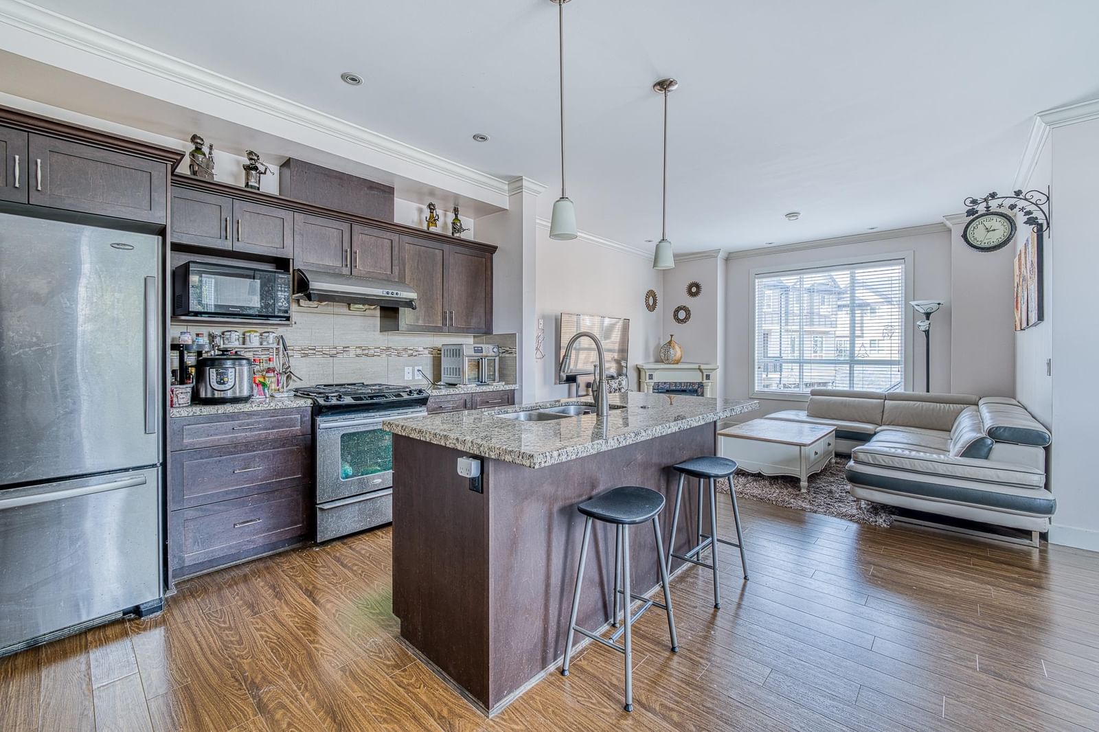 Listing Image 11