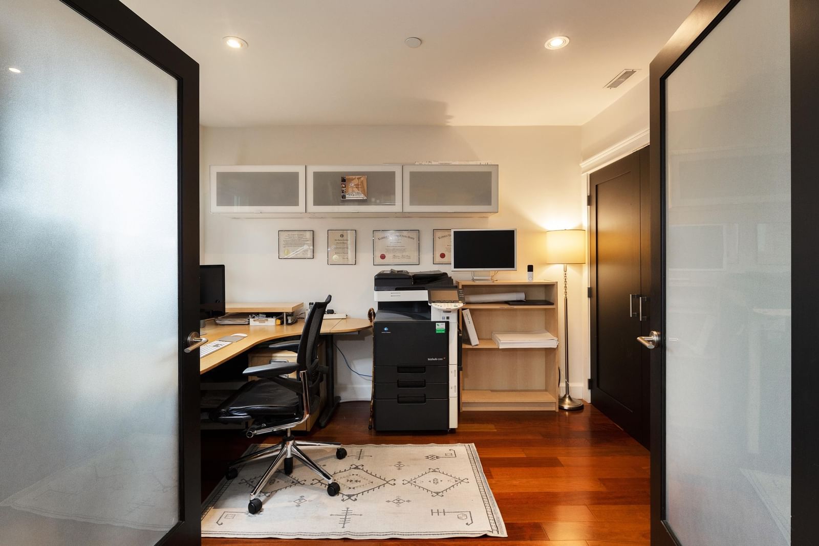 Listing Image 12