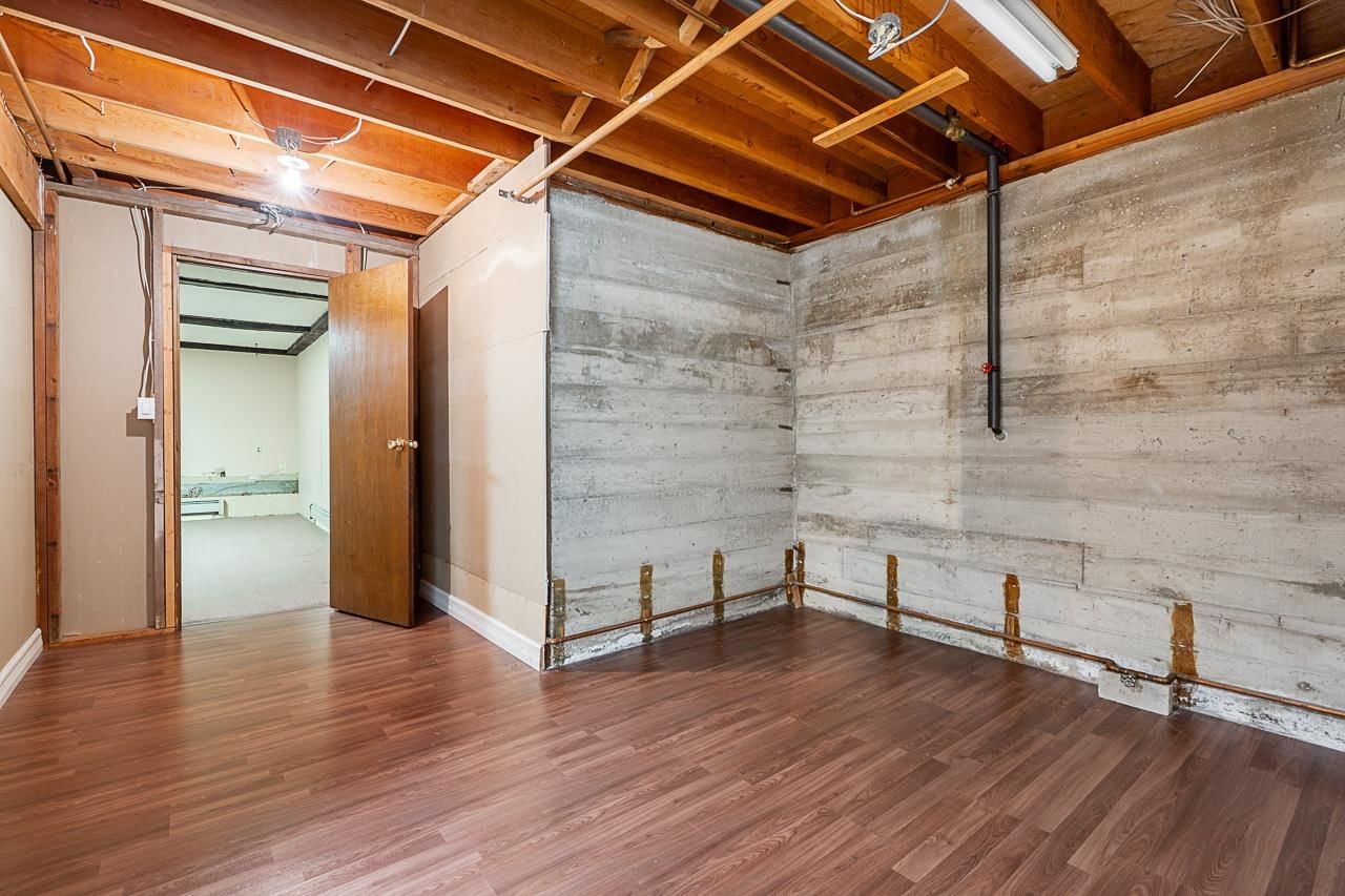 Listing Image 23