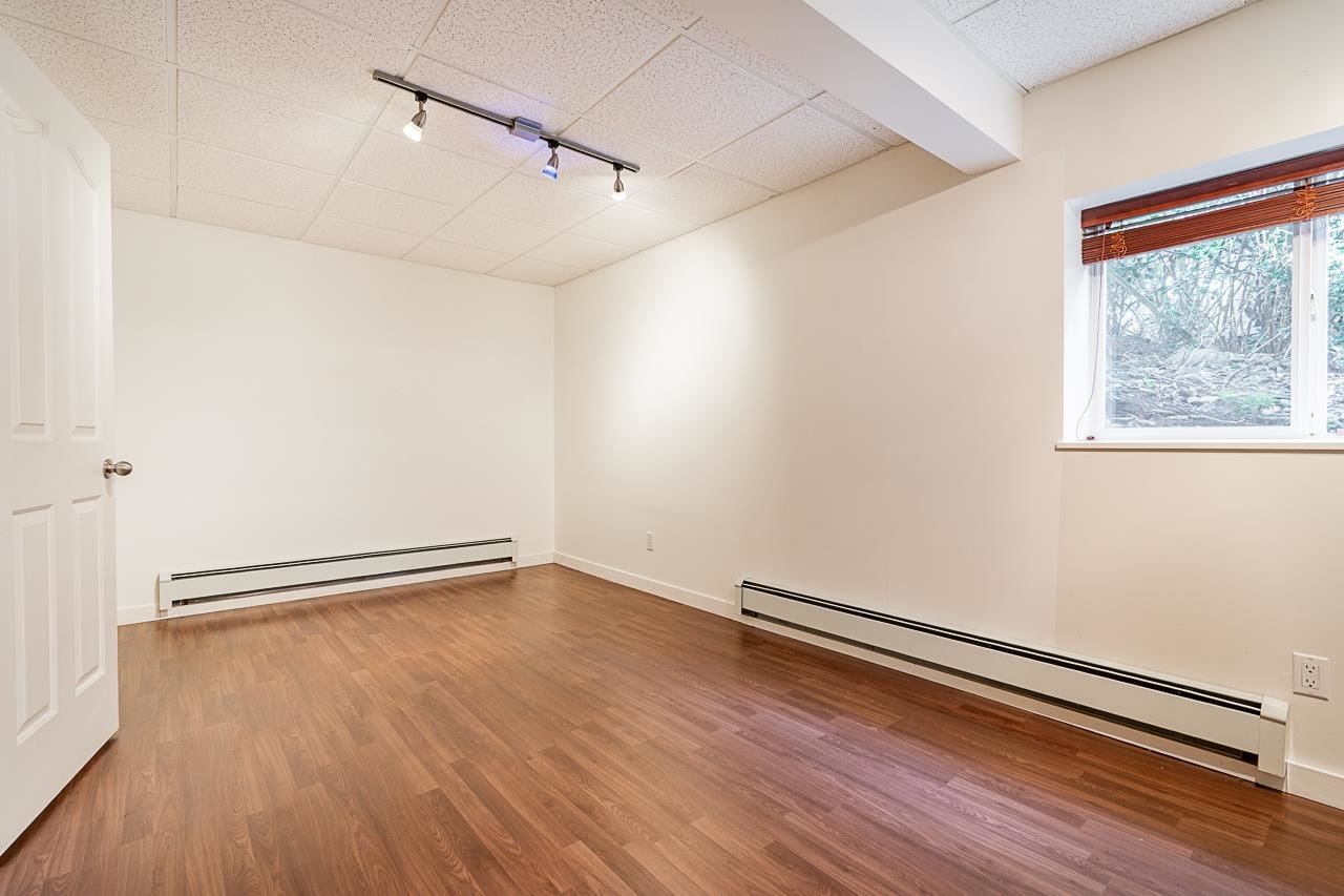 Listing Image 25